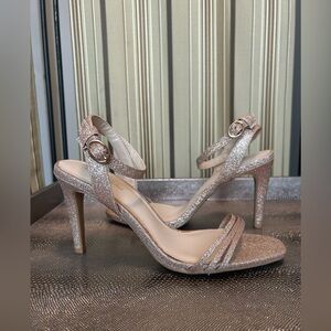 NWOT Le Chateau glitter heels